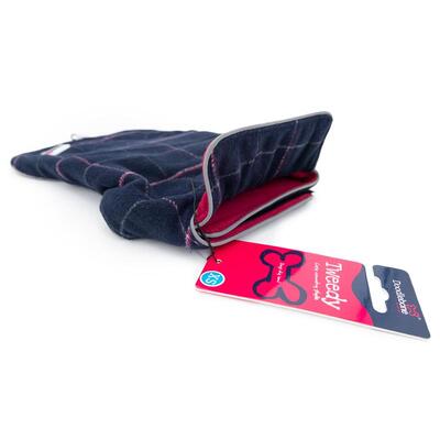 Seitliche Ansicht der roten Tweedy-Hundejacke von Doodlebone®