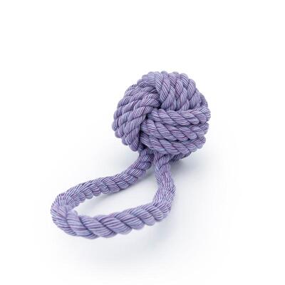 Liegender, lilaner Ball mit Schlaufe Nuts for Knots von Happy Pet