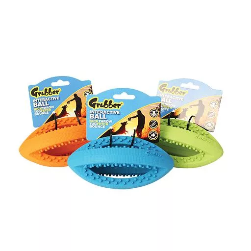 Interaktiver, kleiner Rugby-Ball Grubber mit den Maßen 19 cm x 9 cm x 9 cm von Happy Pet in den Farben orange, blau und grün