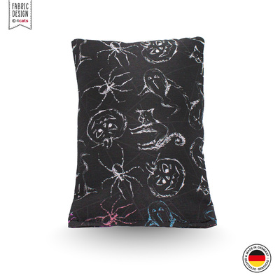 Raschelkissen für Katzen, Grundfarbe schwarz, mit Spinnen- und Geister-Motiven, Ansicht von vorne