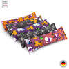 Fünf Spielrollen aus Stoff für Katzen in verschiedenen bunten Designs mit Halloween-Motiven, seitlich-schräg fotografiert