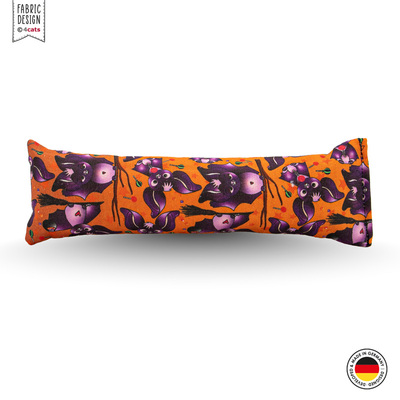 Spielrolle aus Stoff für Katzen, Grundfarbe orange, mit Halloween-Fledermaus-Motiven, Vorderansicht