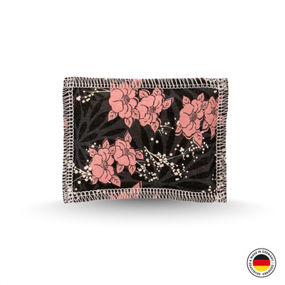 Katzen-Schmusekissen aus der 4cats Japan-Kollektion, schwarz mit rosa Blüten, liegend, Vorderansicht