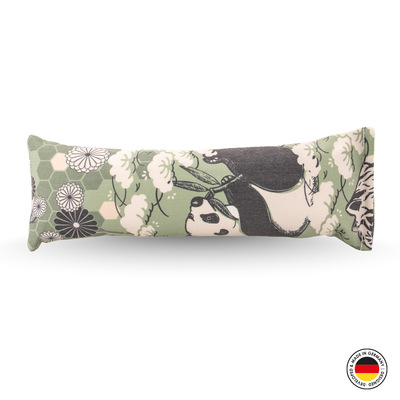 Spielrolle für Katzen aus der 4cats Japan-Kollektion, lindgrün, mit Pandabär-Motiv, Vorderansicht liegend
