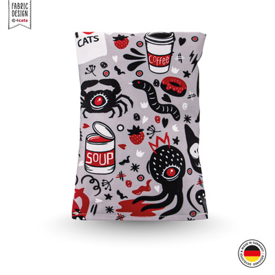 Raschelkissen für Katzen aus der Crazy-Comic-Kollektion, hellgrau mit verschiedenen weißen, roten und schwarzen Motiven, Vorderansicht