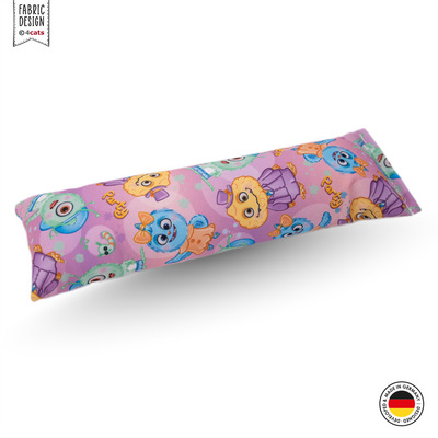 Spielrolle für Katzen, hell-lila mit kleinen freundlichen Monstern und den Wörtern Monster und Party als Aufdruck, liegend