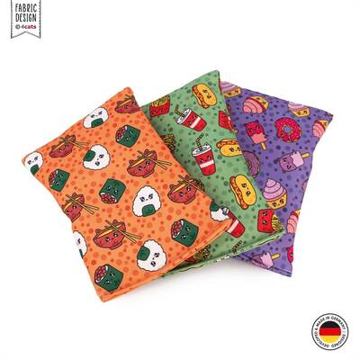 Katzenspielzeug 4cats Kawaii Kollektion Raschelkissen Praesentation gefaechert