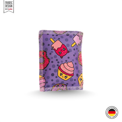 Katzen-Schmusekissen, in lilafarbenem Design mit Donut- und Eis-Motiven aus der Kawaii Food Kollektion, Vorderansicht