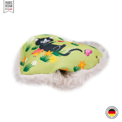 4cats Katzenspielzeug Lucy Kollektion Herz liegend mit Öffnung für Kräutertasche