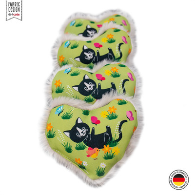 4cats Katzenspielzeug Lucy Kollektion Herz Präsentation vier aufgereiht mit Made